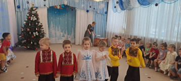 Воспитанники поют песню Воспитанники поют песню.